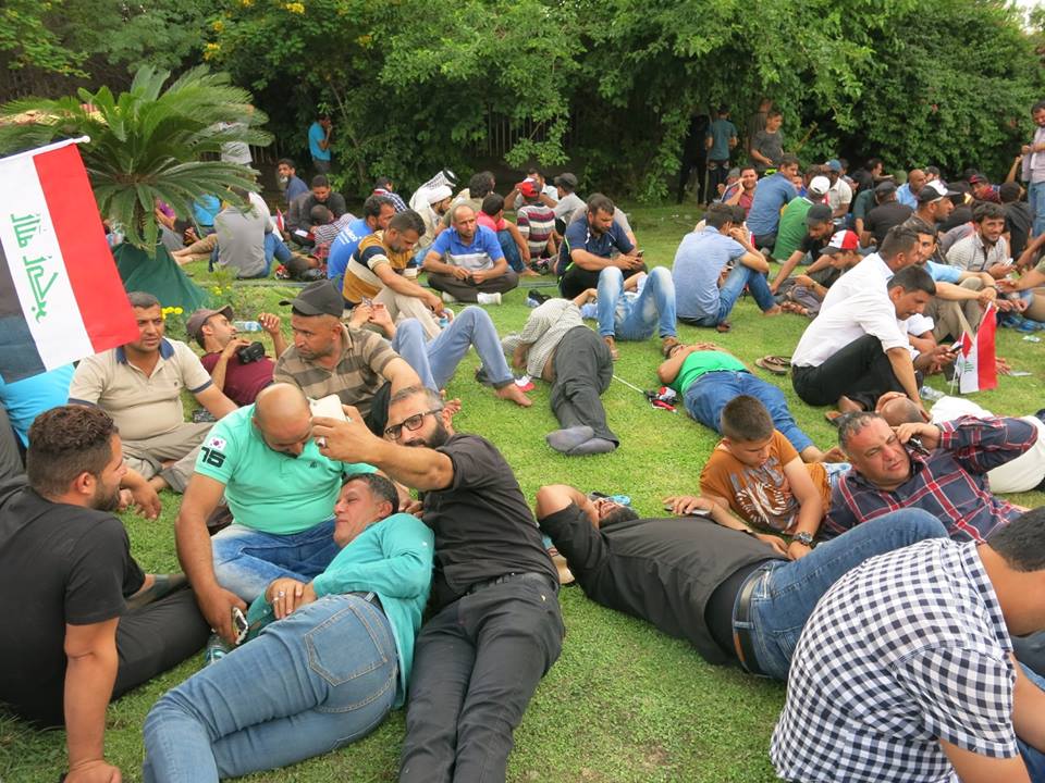 لحظة اقتحام البرلمان العراقي - تصوير: خليل المرشدي